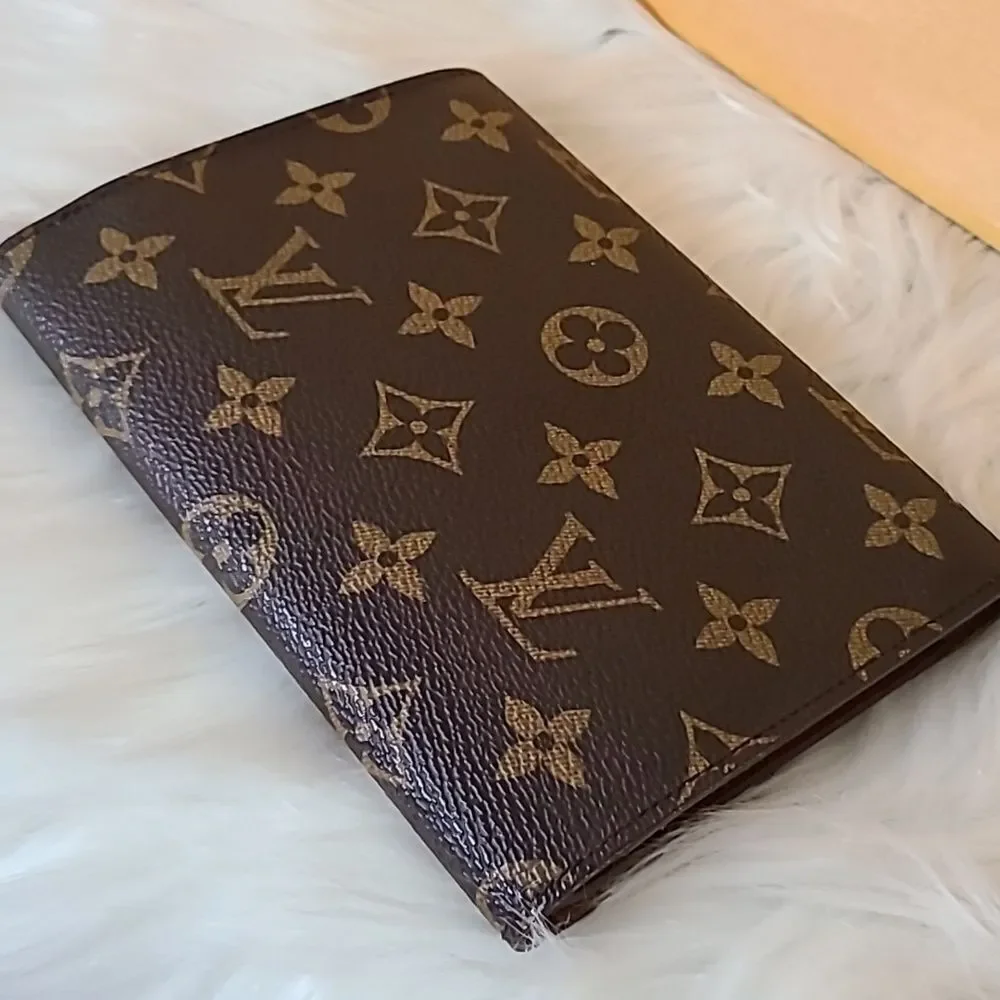 💯 Authentic Louis Vuitton Tifold Monogram Wallet 🍀